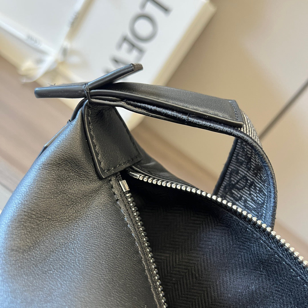 LO Messenger Bag