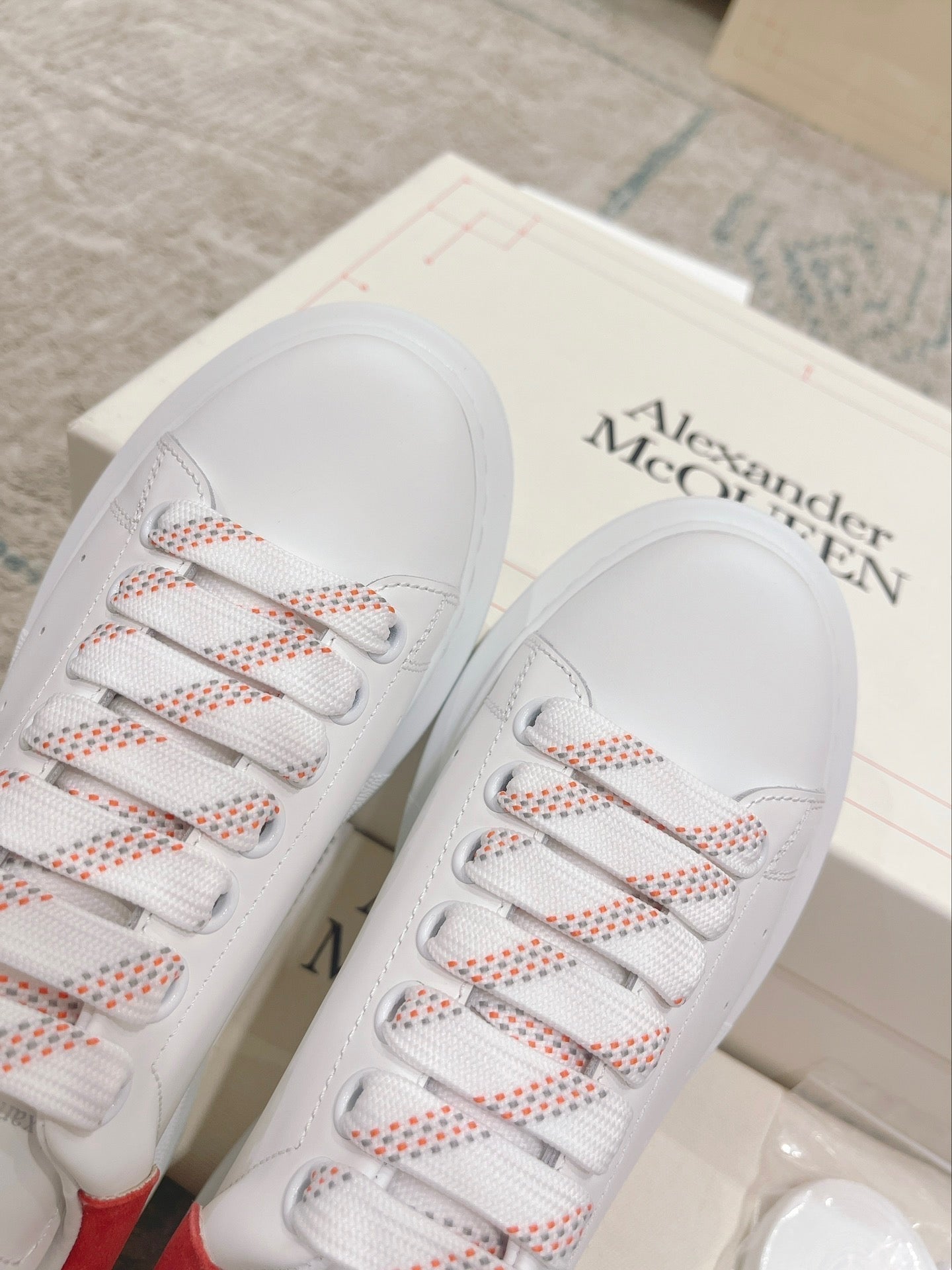 Sneakers & Shoes