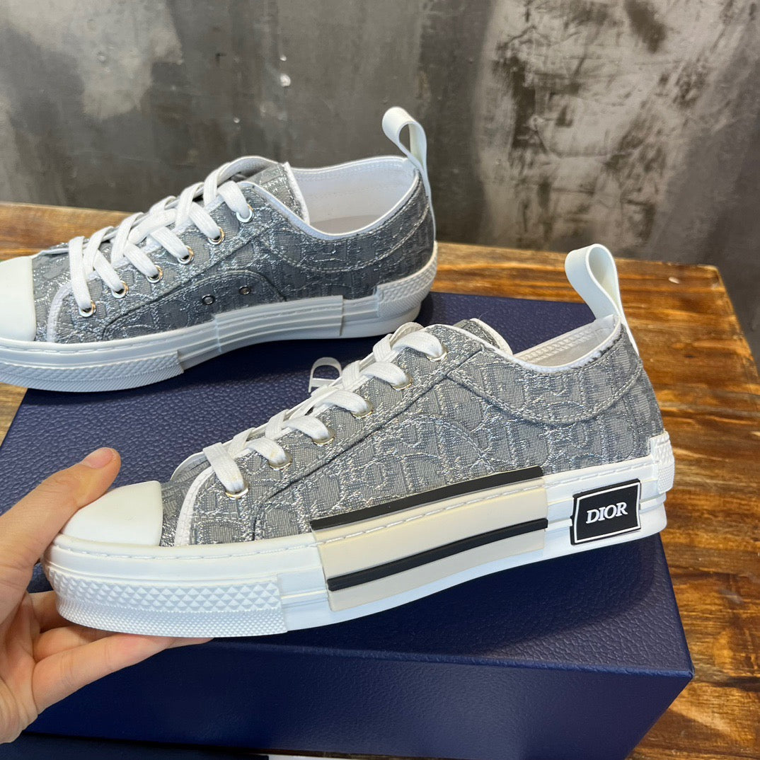 DIO Sneakers