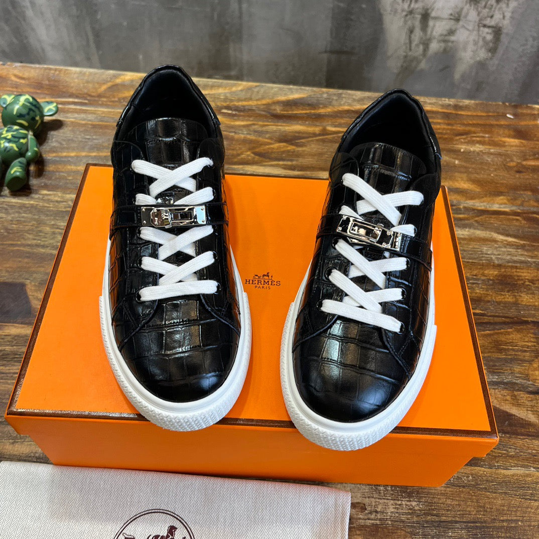 HERM Sneakers