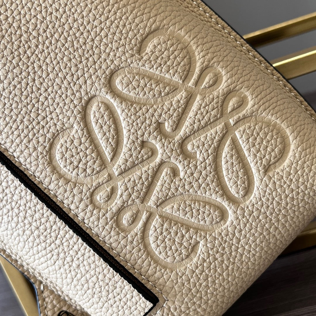 LO Sling Bag