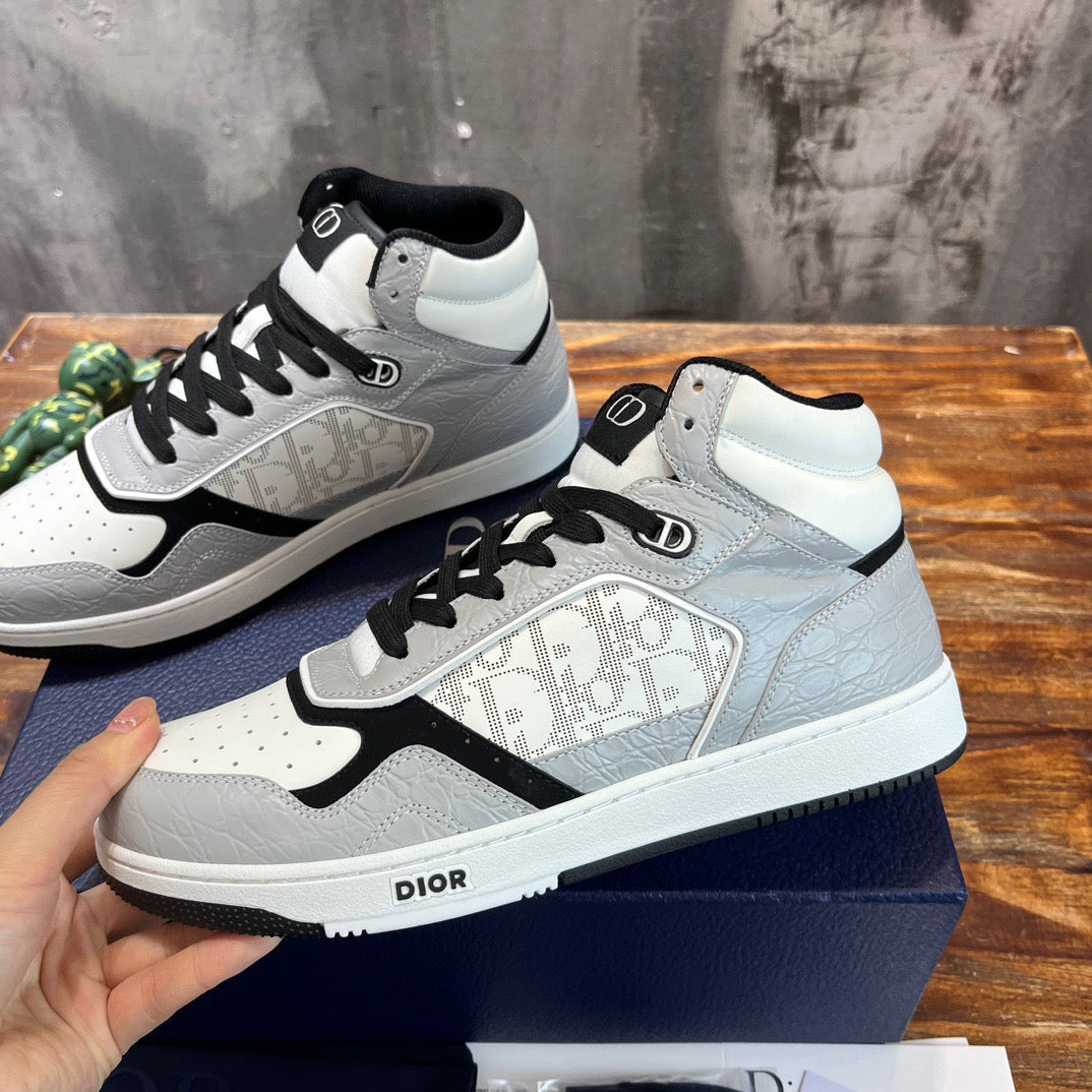 DIO Sneakers