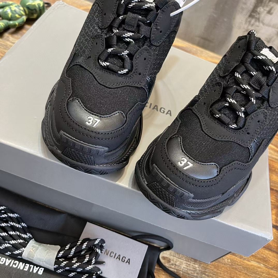 BLCG Sneakers
