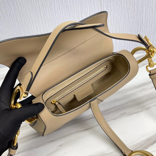 DIO Saddle