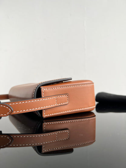 CEL Triomphe Hobo