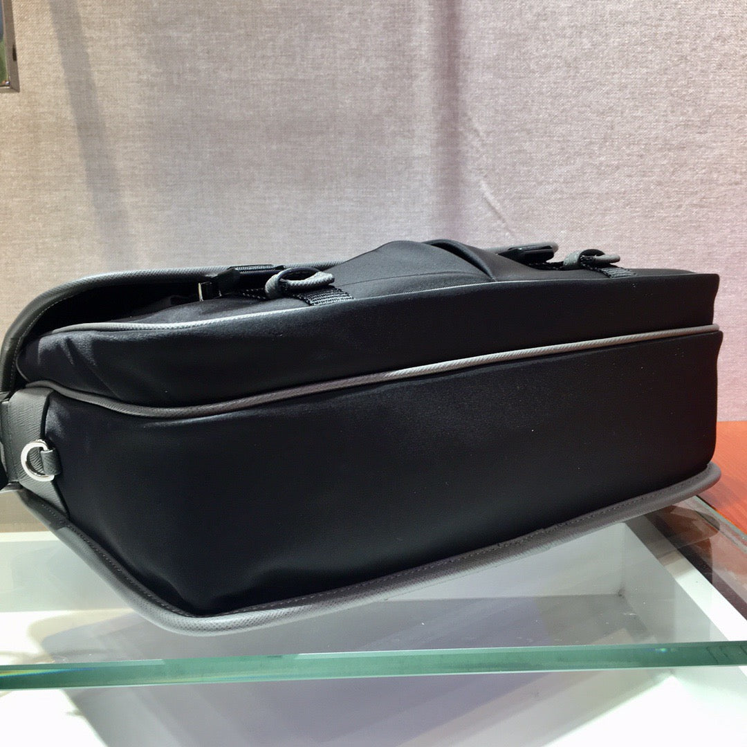 PRA Messenger Bag