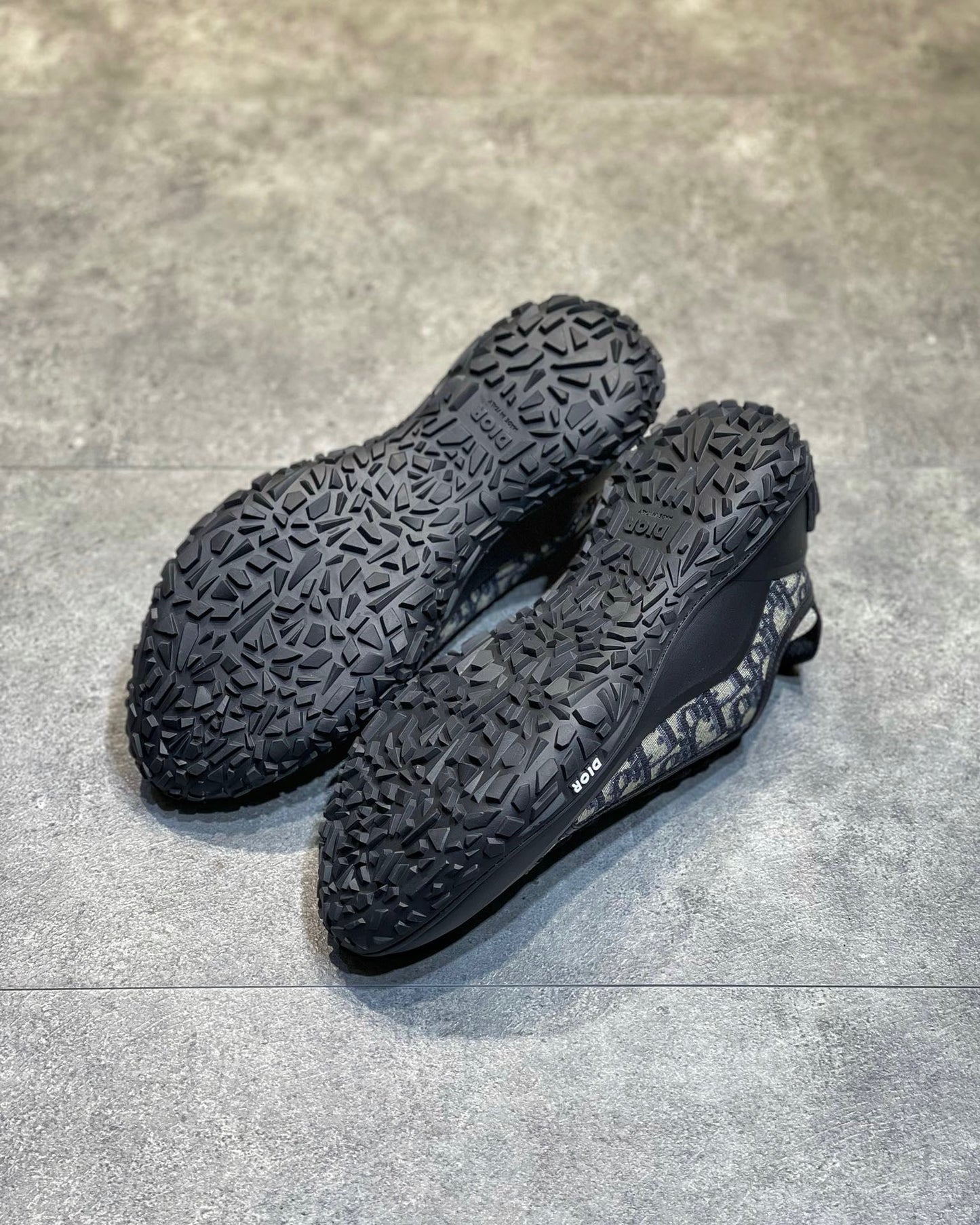 DIO Sneakers