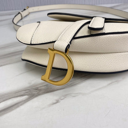 DIO Saddle