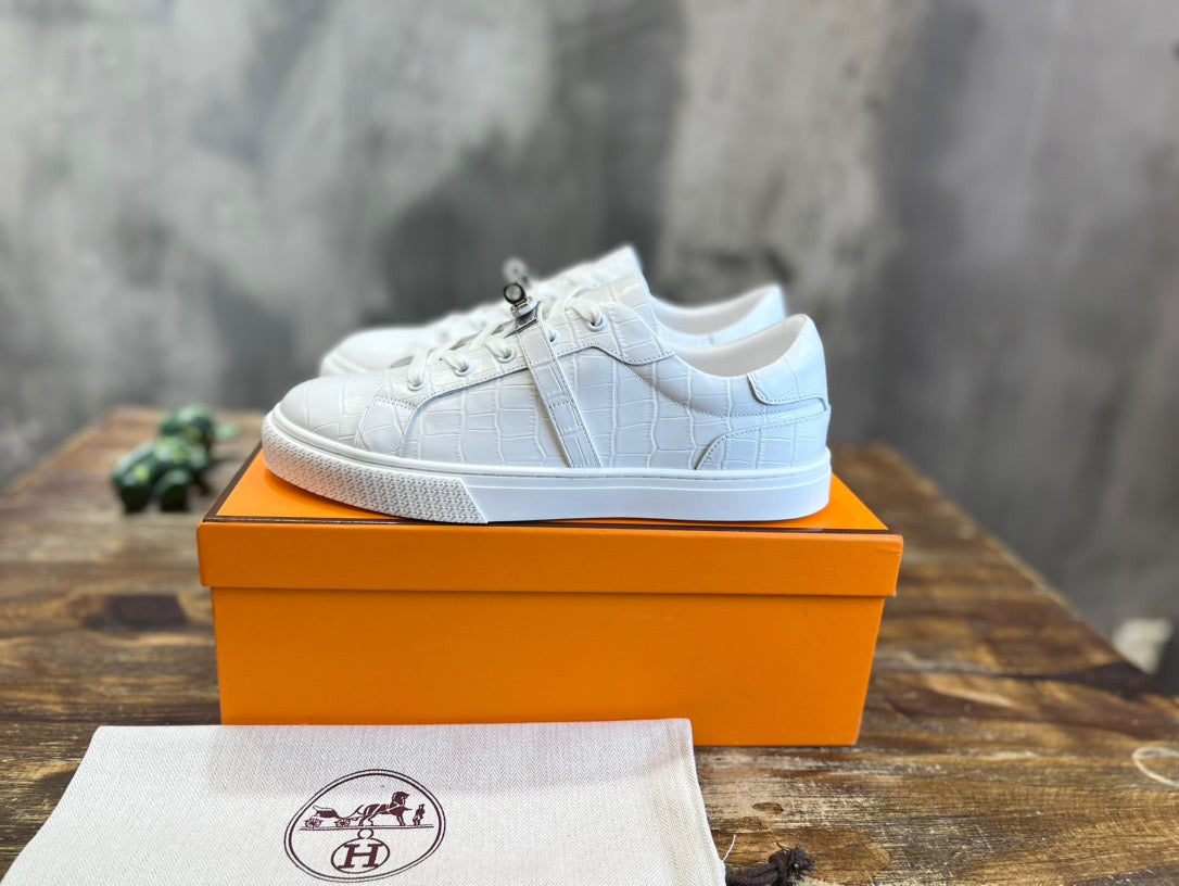 HERM Sneakers