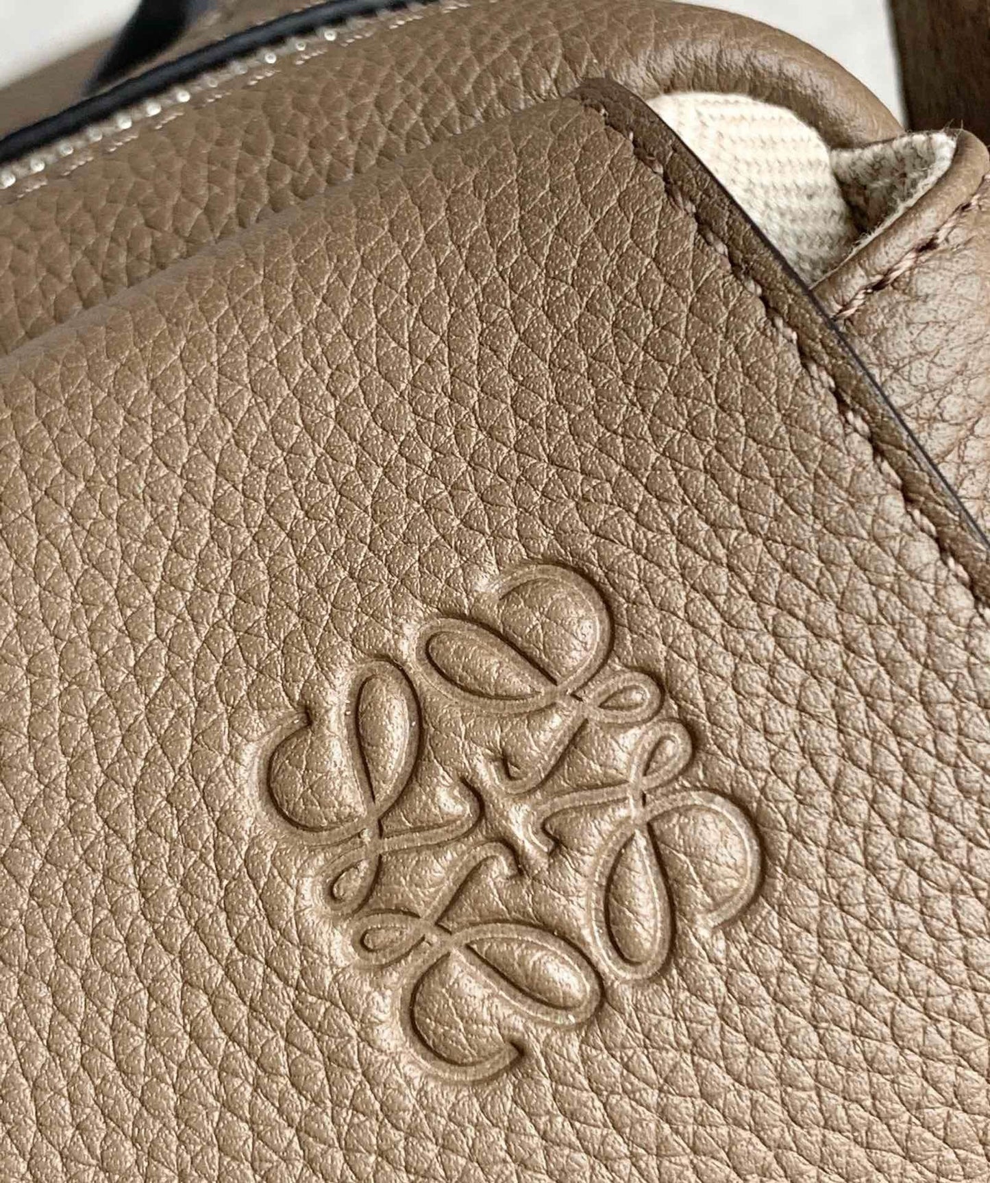 LO Messenger Bag