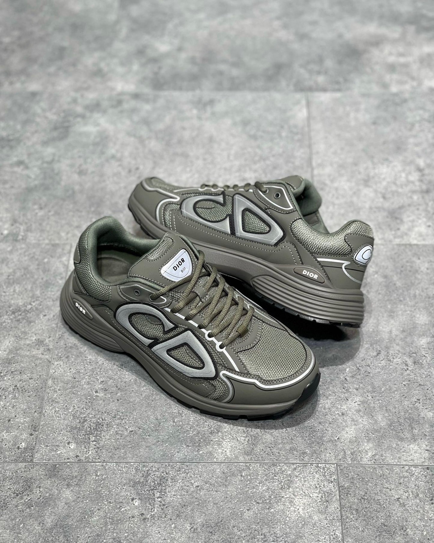 DIO Sneakers