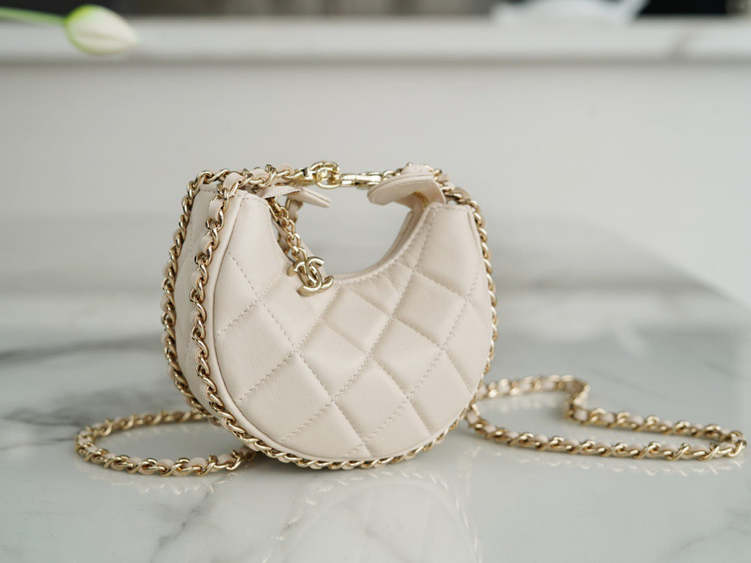 CHA 23p Hobo Bag (small)
