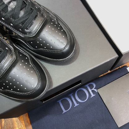 DIO Sneakers