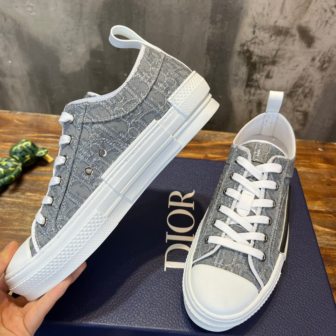 DIO Sneakers