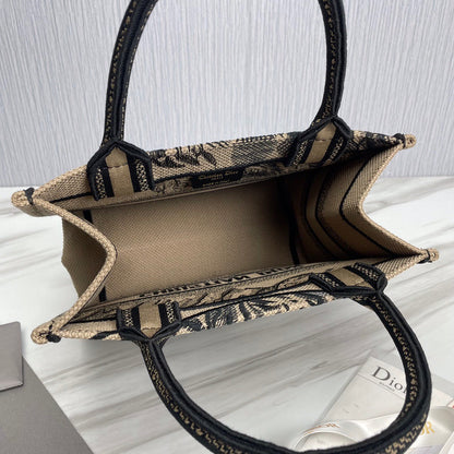 DIO BookTote