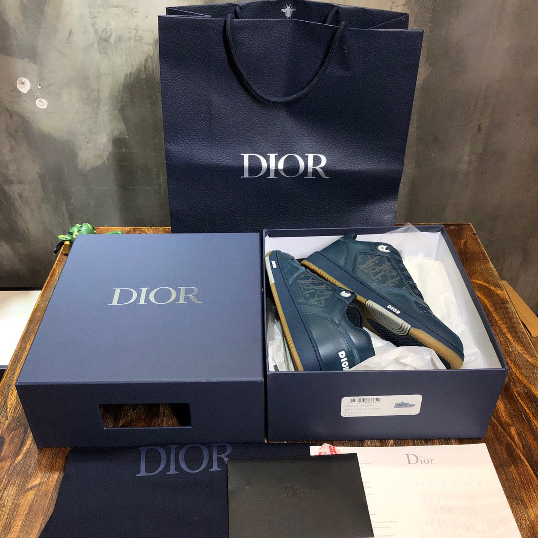 DIO Sneakers