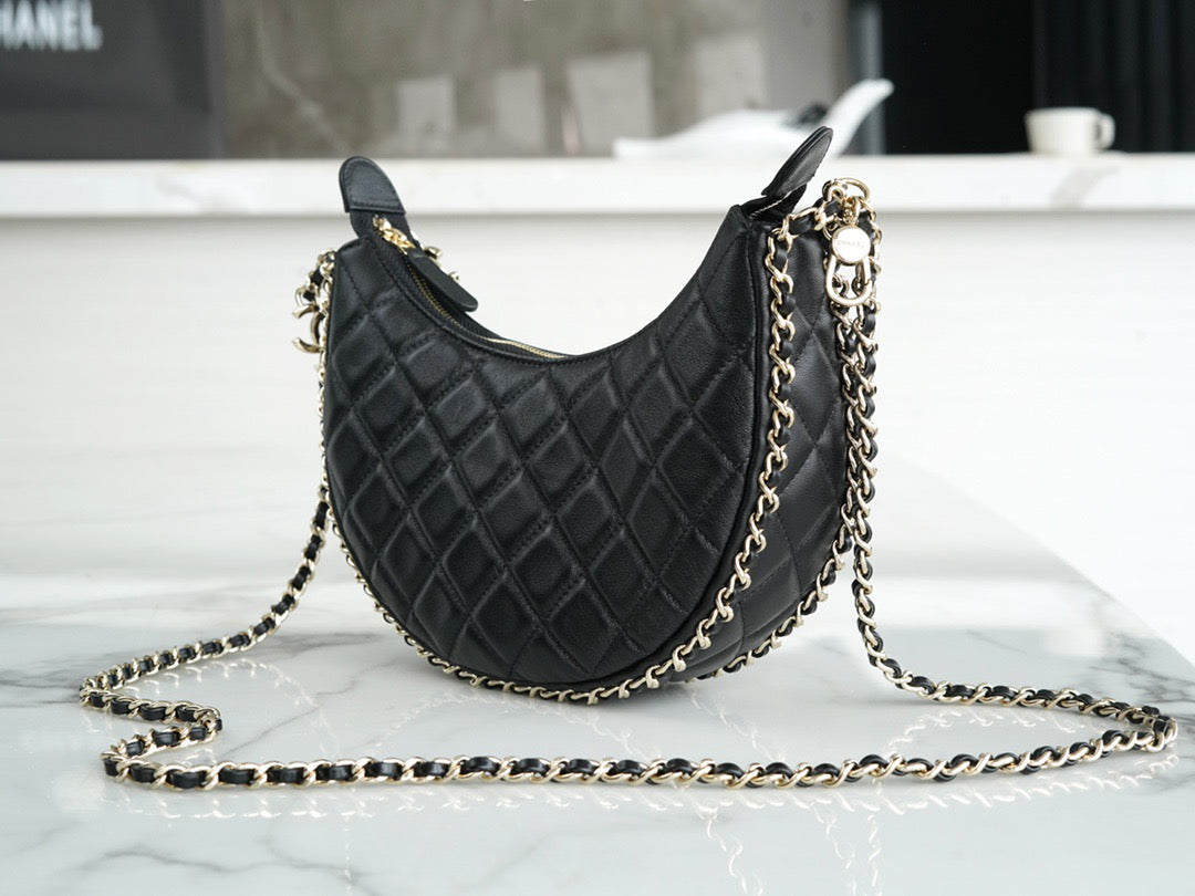 CHA 23p Hobo Bag
