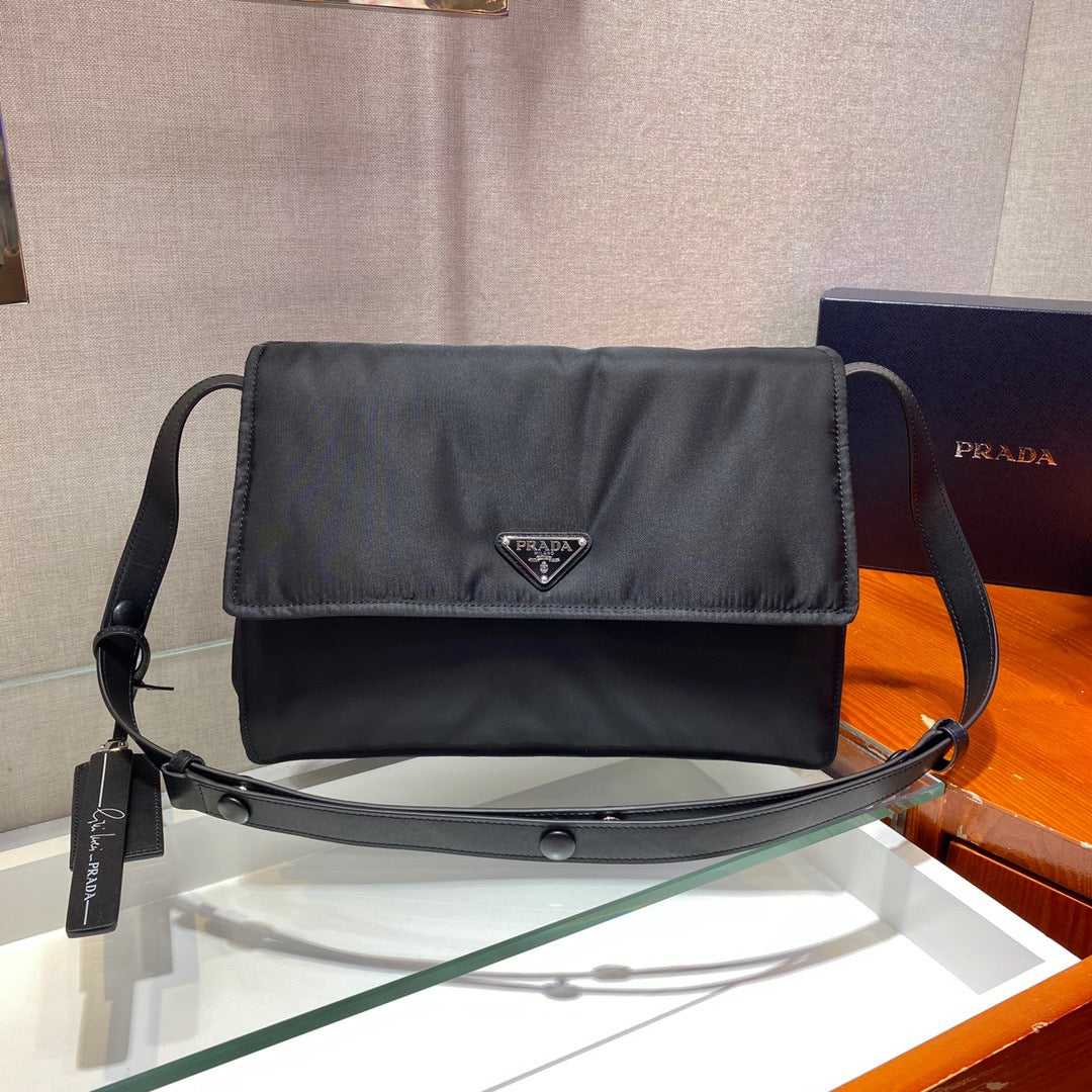 PRA Messenger Bag