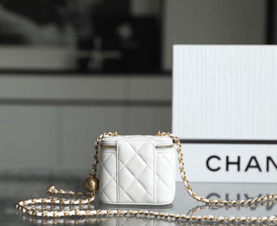 CHA 23 Mini Vanity