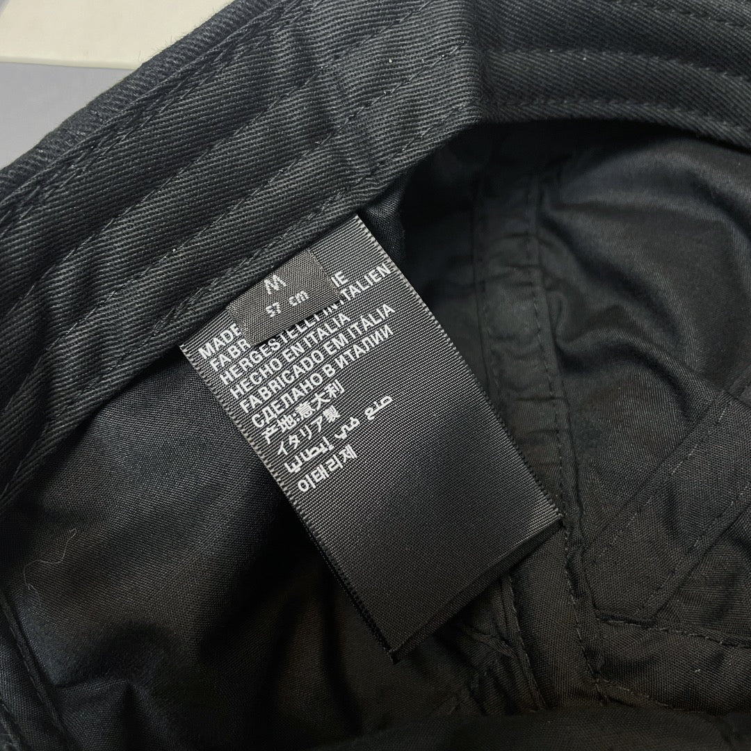 Caps