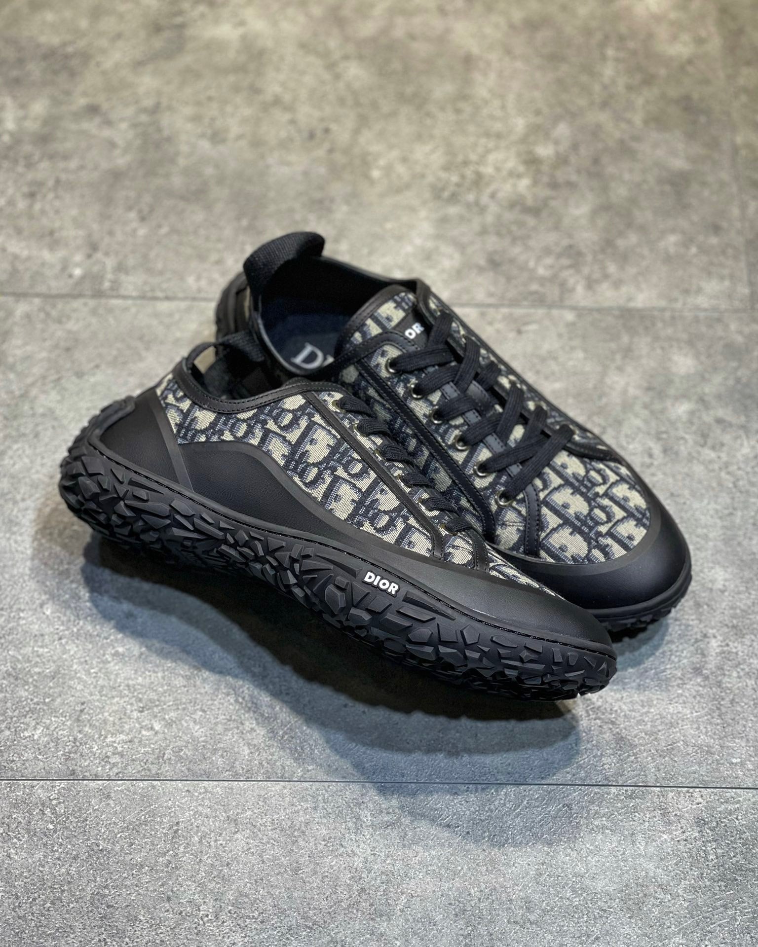 DIO Sneakers