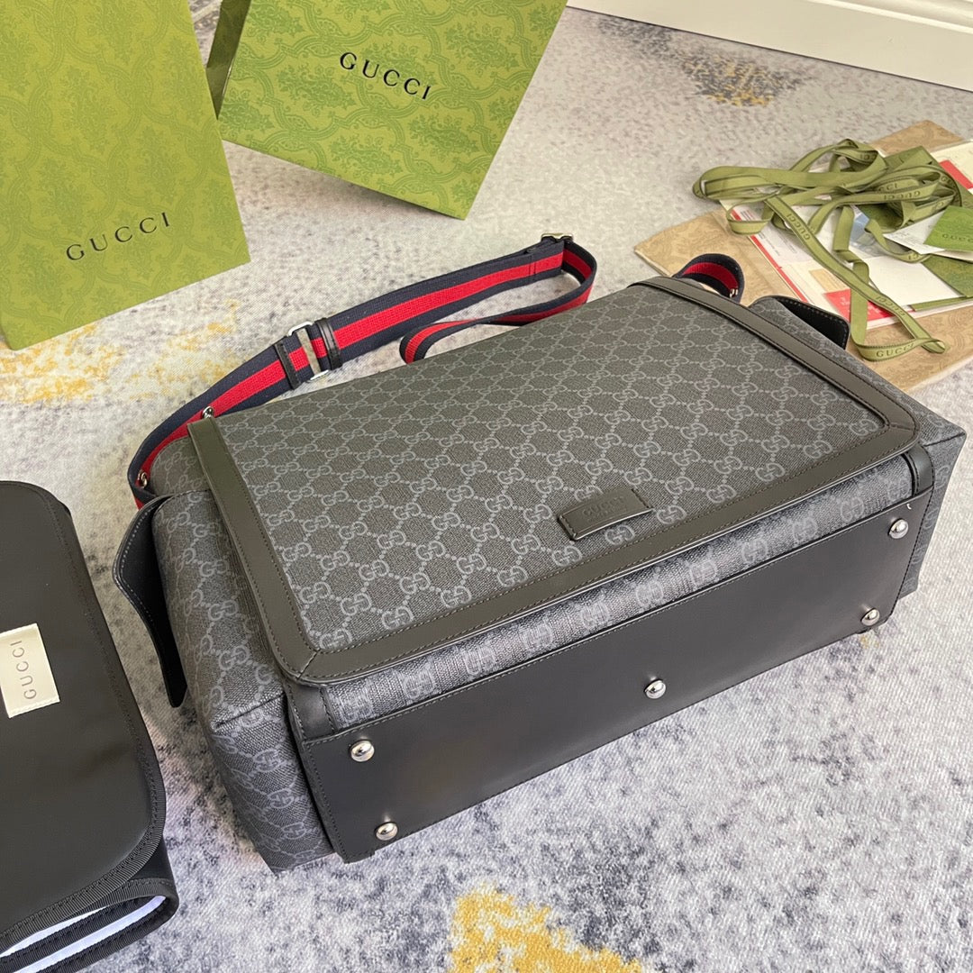 GUC Messenger Bag