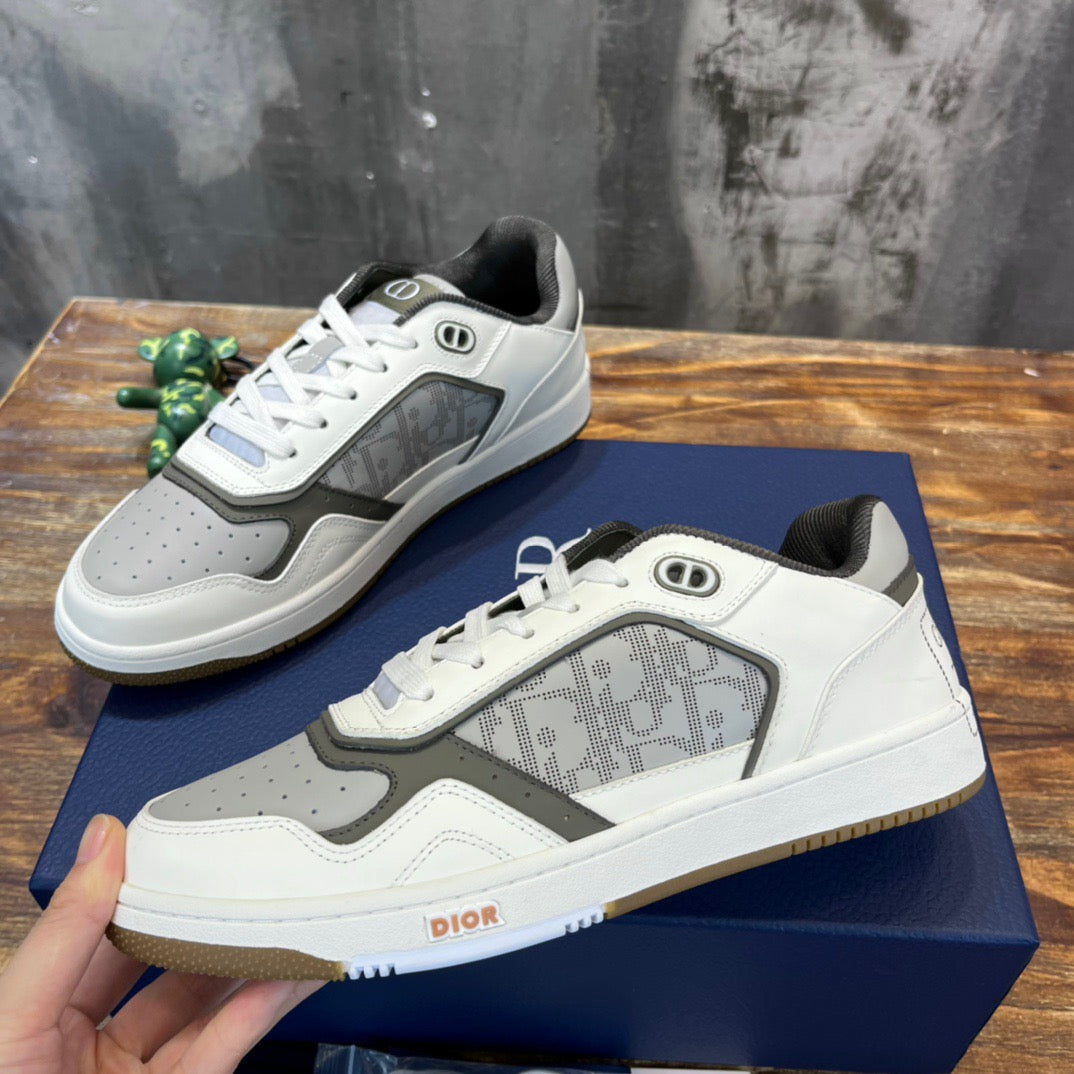DIO Sneakers