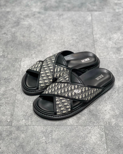 DIO Sandal