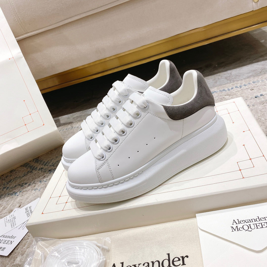 Sneakers & Shoes