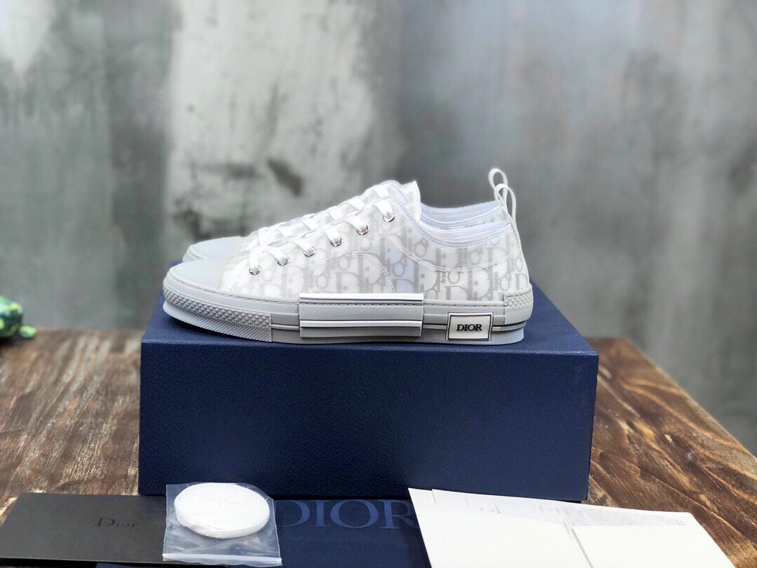 DIO Sneakers