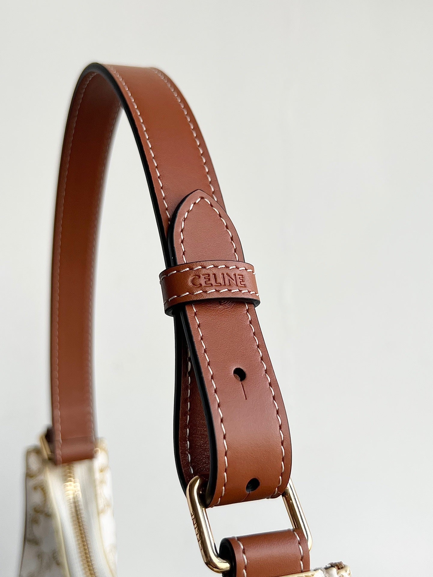 CEL Triomphe Hobo