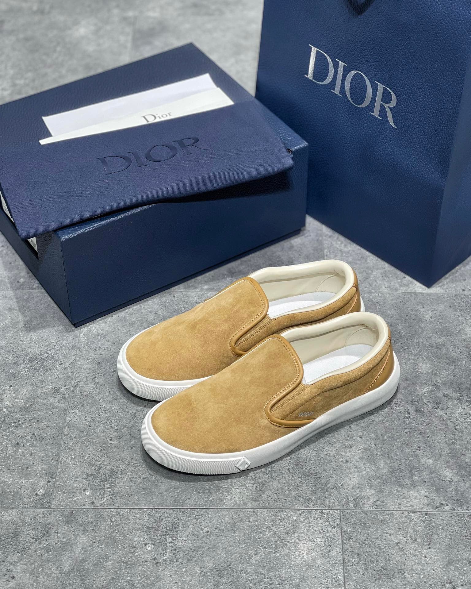 DIO Sneakers