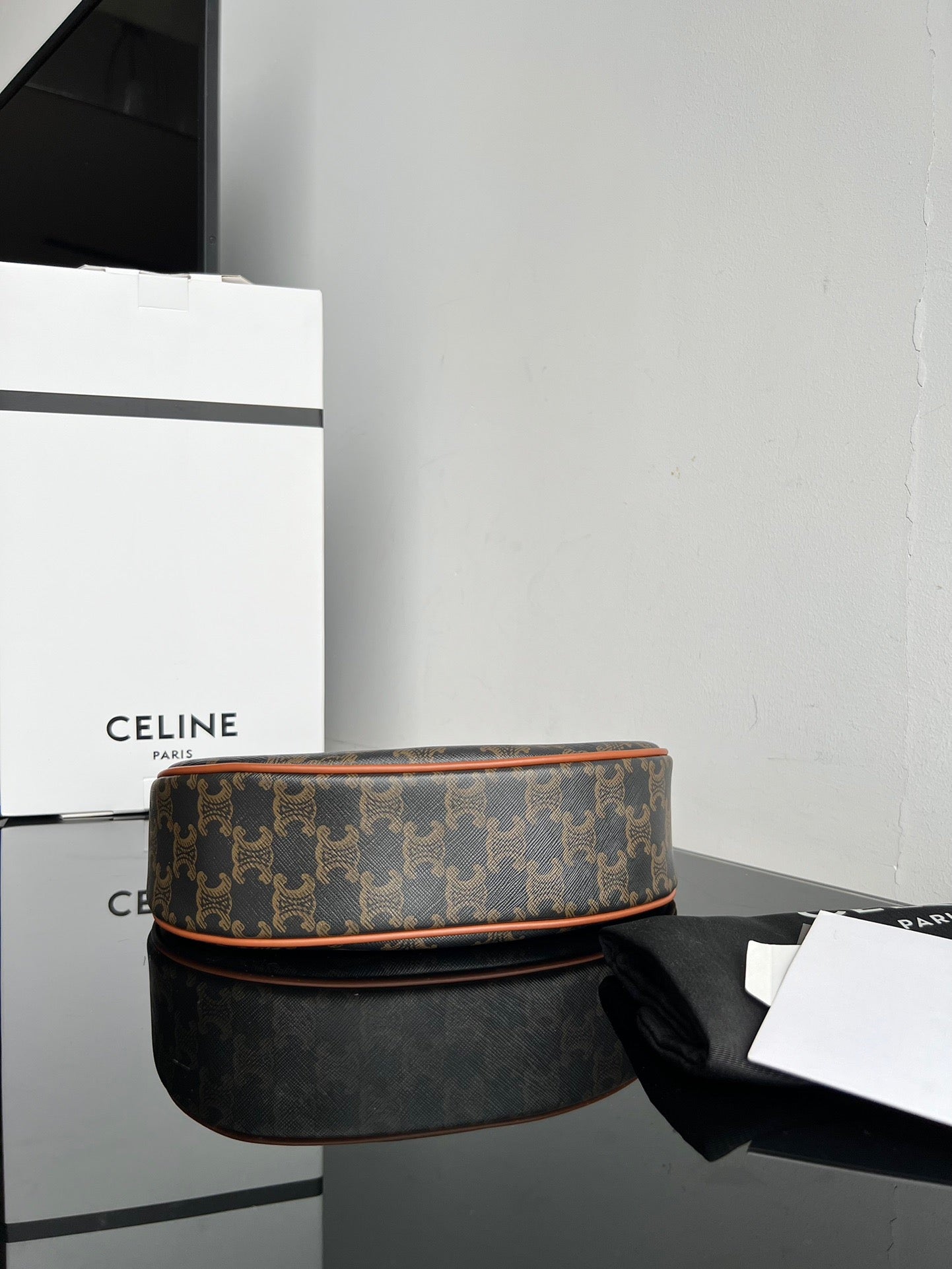 CEL Triomphe Hobo