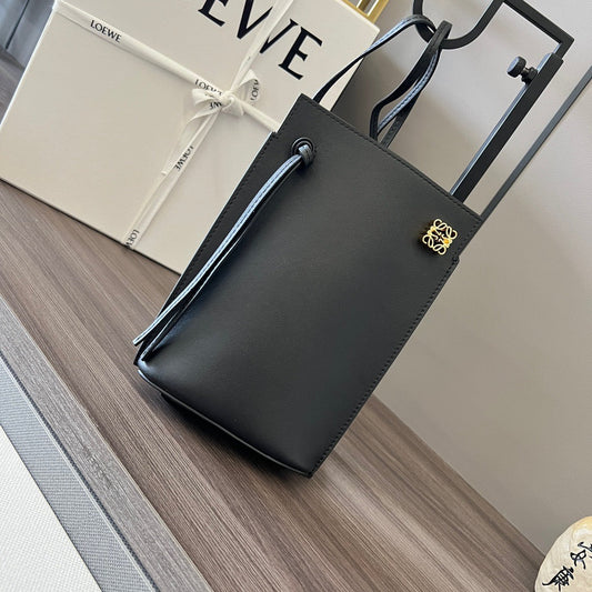 LO Sling Bag