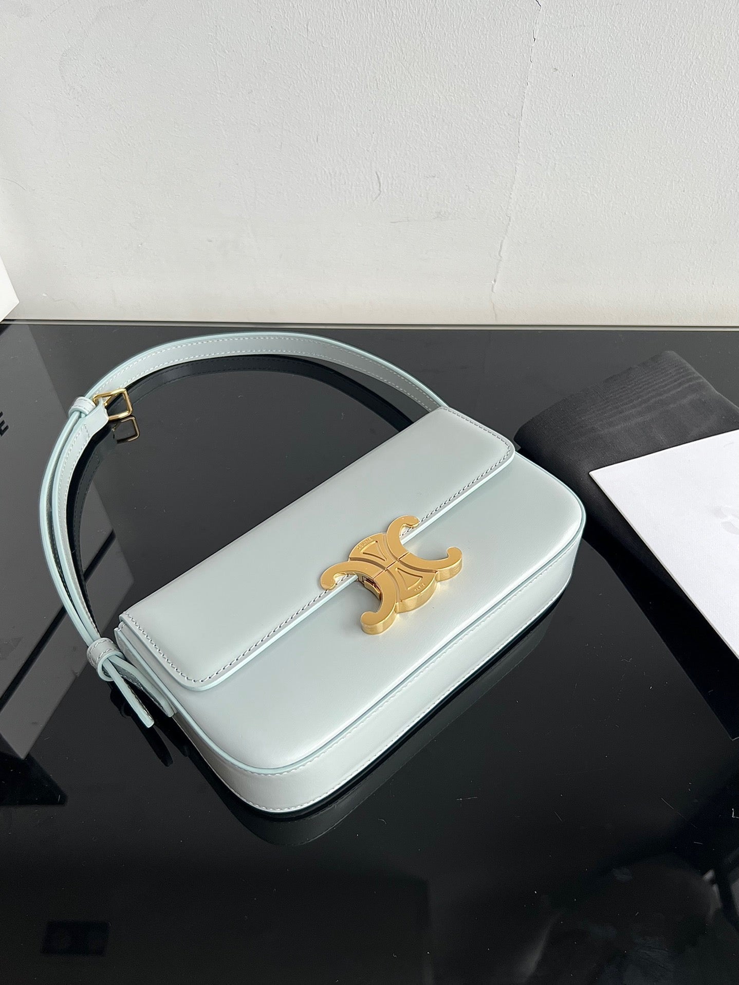 CEL Triomphe Hobo