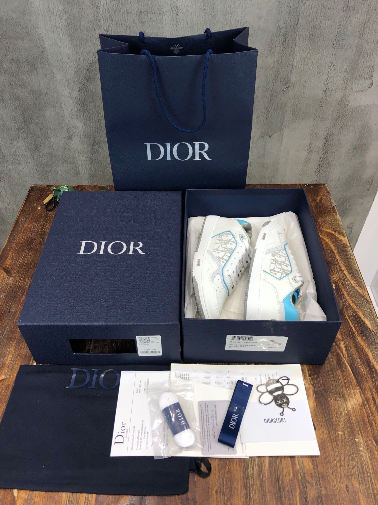 DIO Sneakers