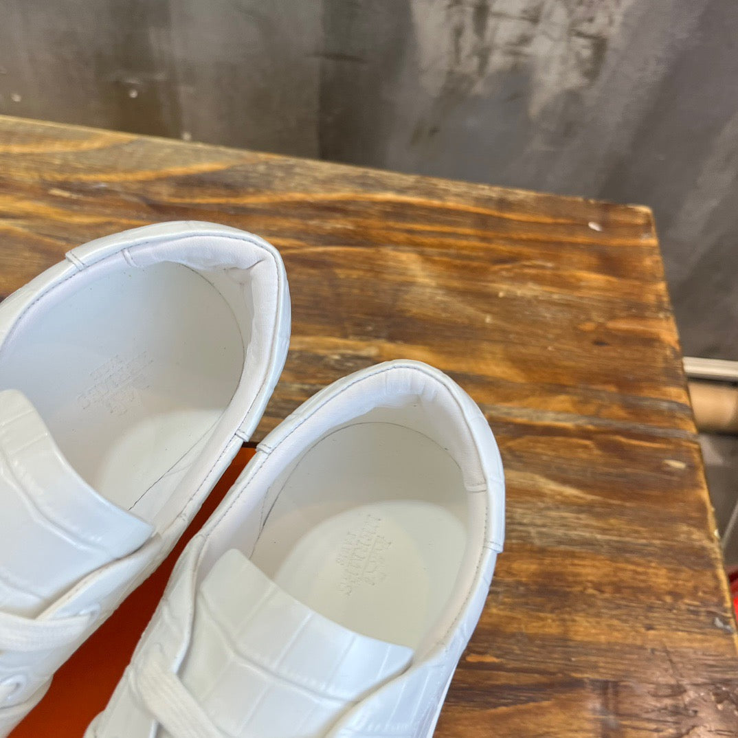 HERM Sneakers
