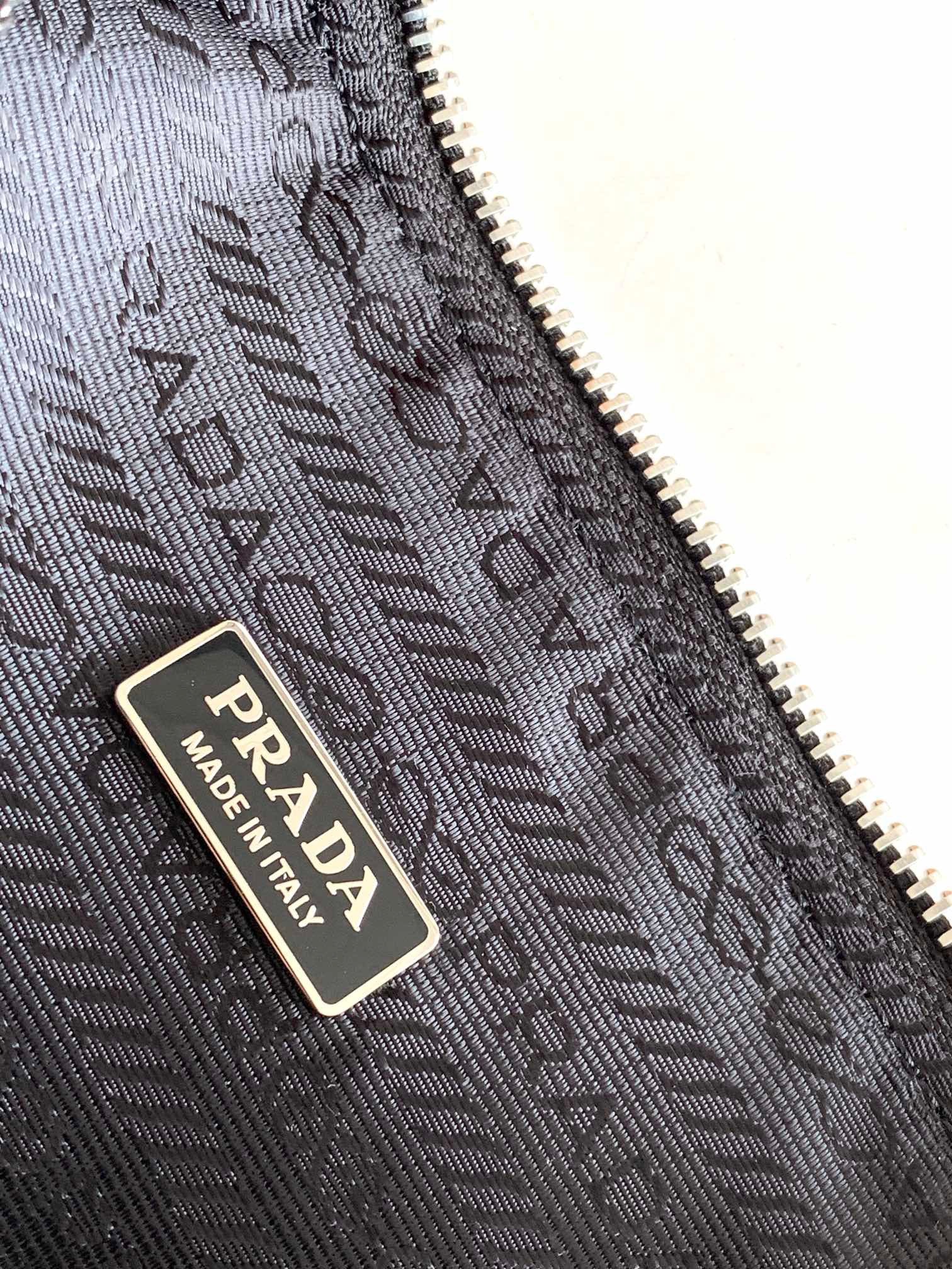 PRA Cross Body Bag