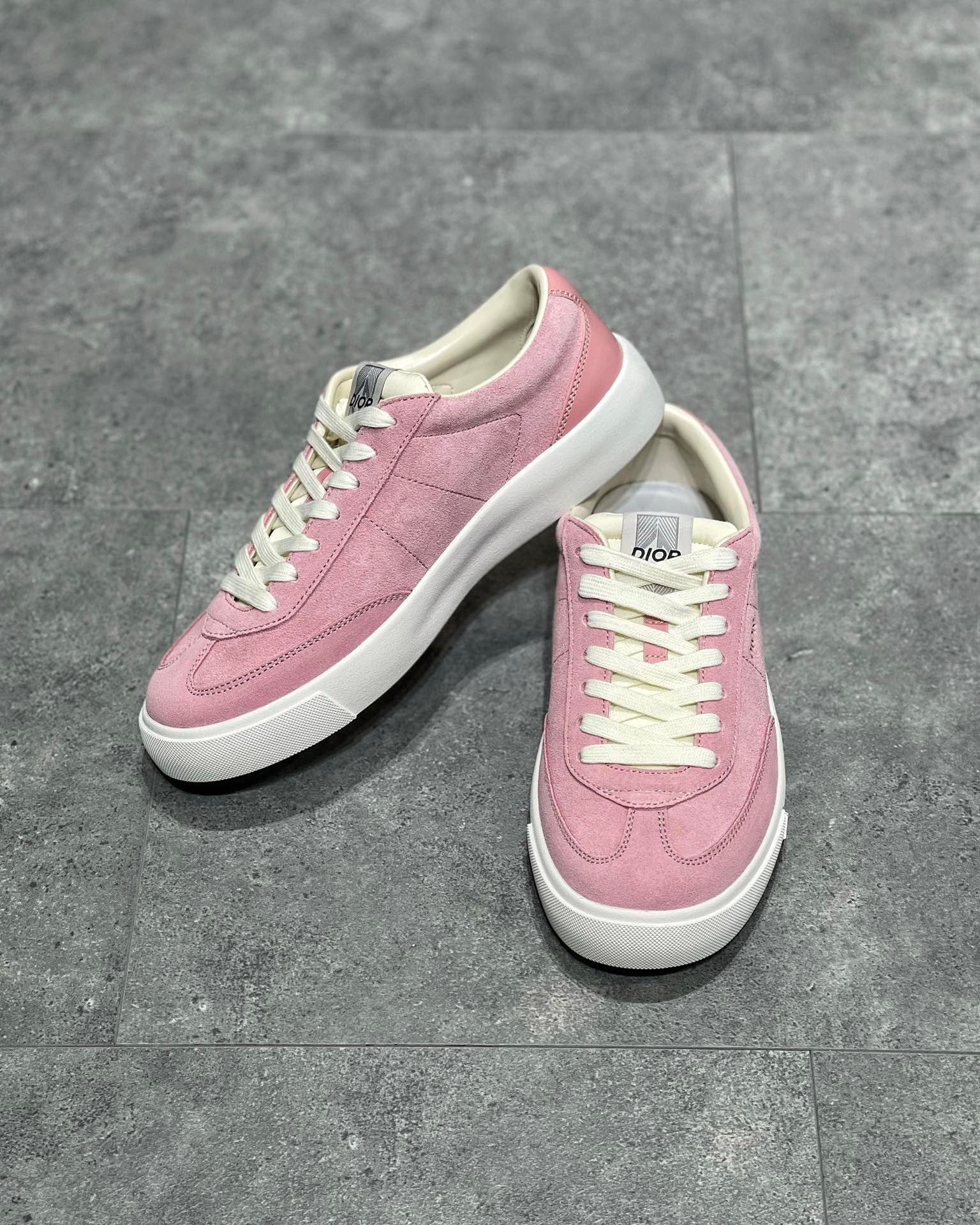 DIO Sneakers