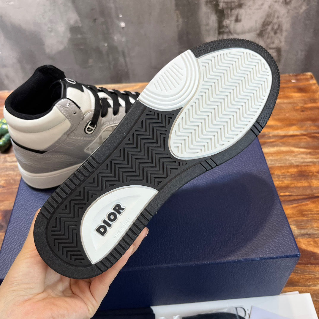 DIO Sneakers