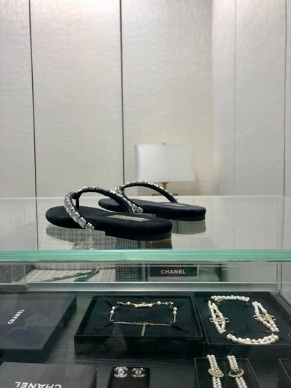 THONG SLIDE IN BLACK SUEDE WITH WHITE CRYSTALS