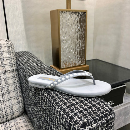 THONG SLIDE IN PALE GRAY SUEDE WITH WHITE DOT