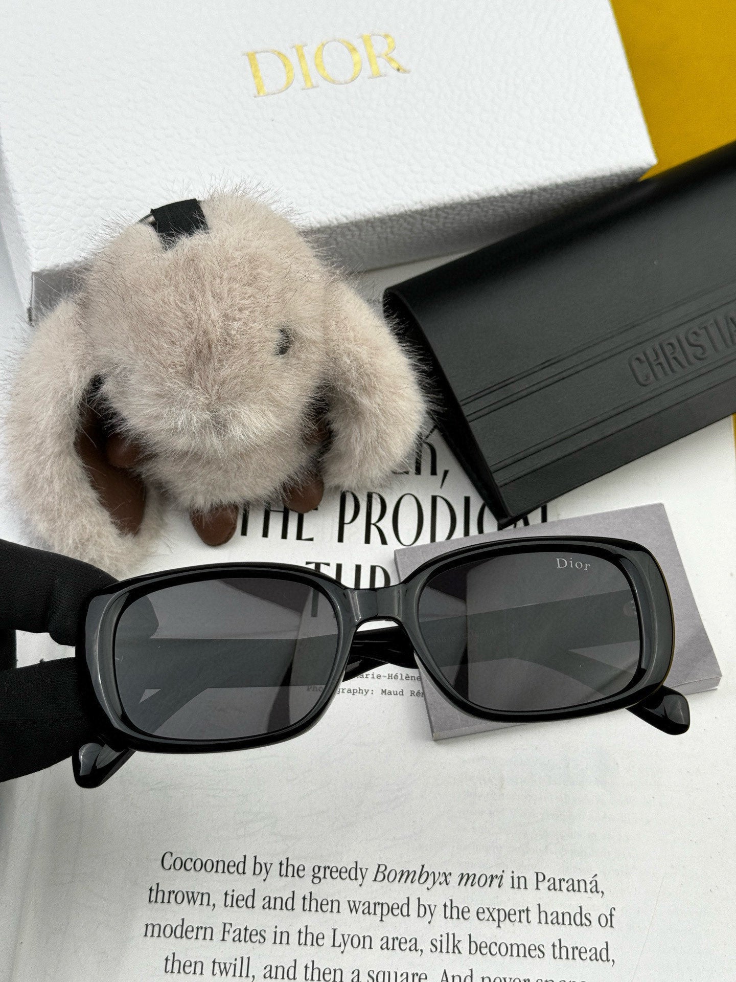 MONTAIGNE SUNGLASS D8106 IN ACETATE