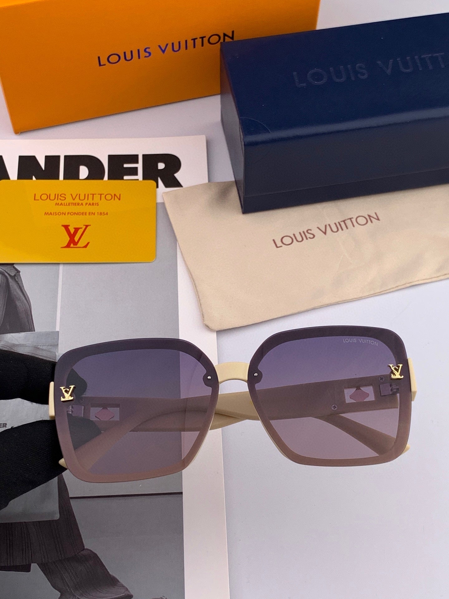 SQUARE SUNGLASSES L0992 IN ACETATE