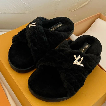 LV BLISS COMFORT MULE IN BLACK SHEARLING