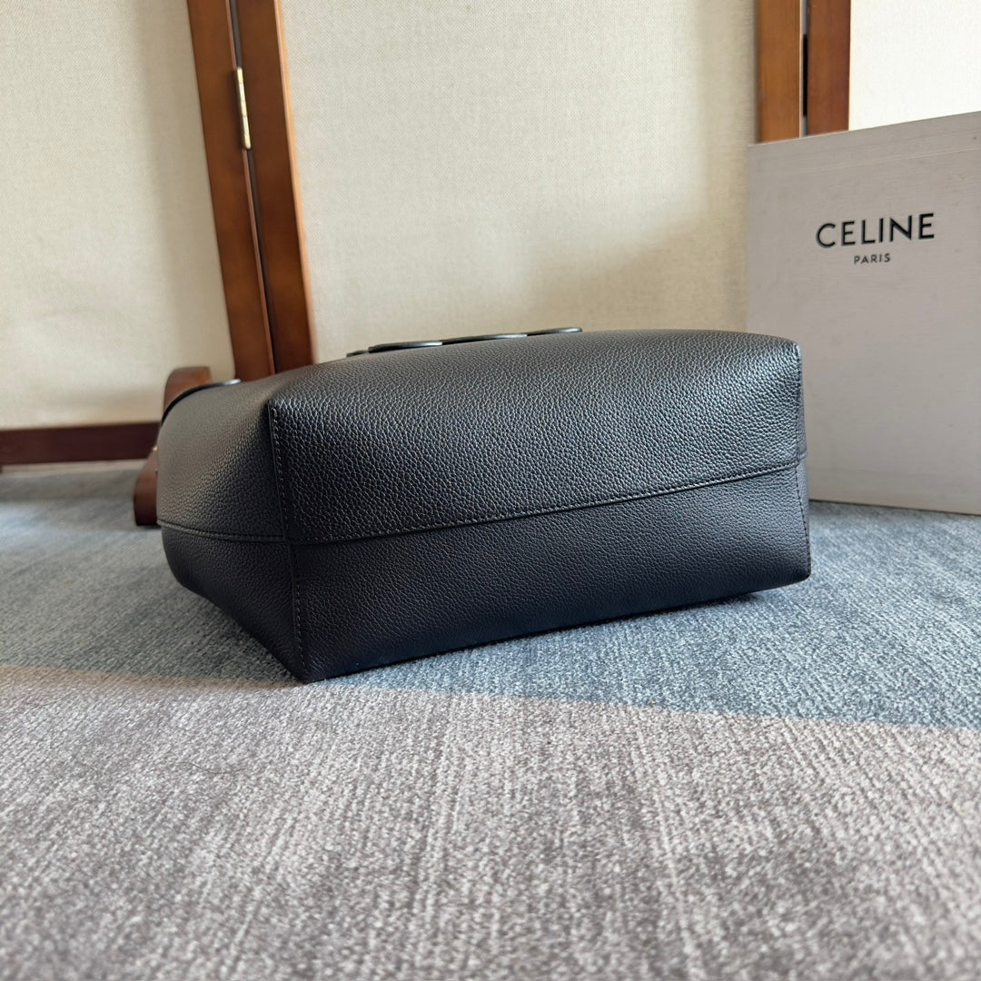 SMALL CABAS ANAÏS CUIR TRIOMPHE 28 IN BLACK GRAINED CALFSKIN