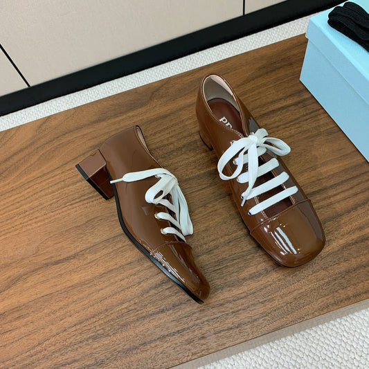 LACE-UP HIGH SHOES IN PECAN BROWN GLOSSY CALFSKIN