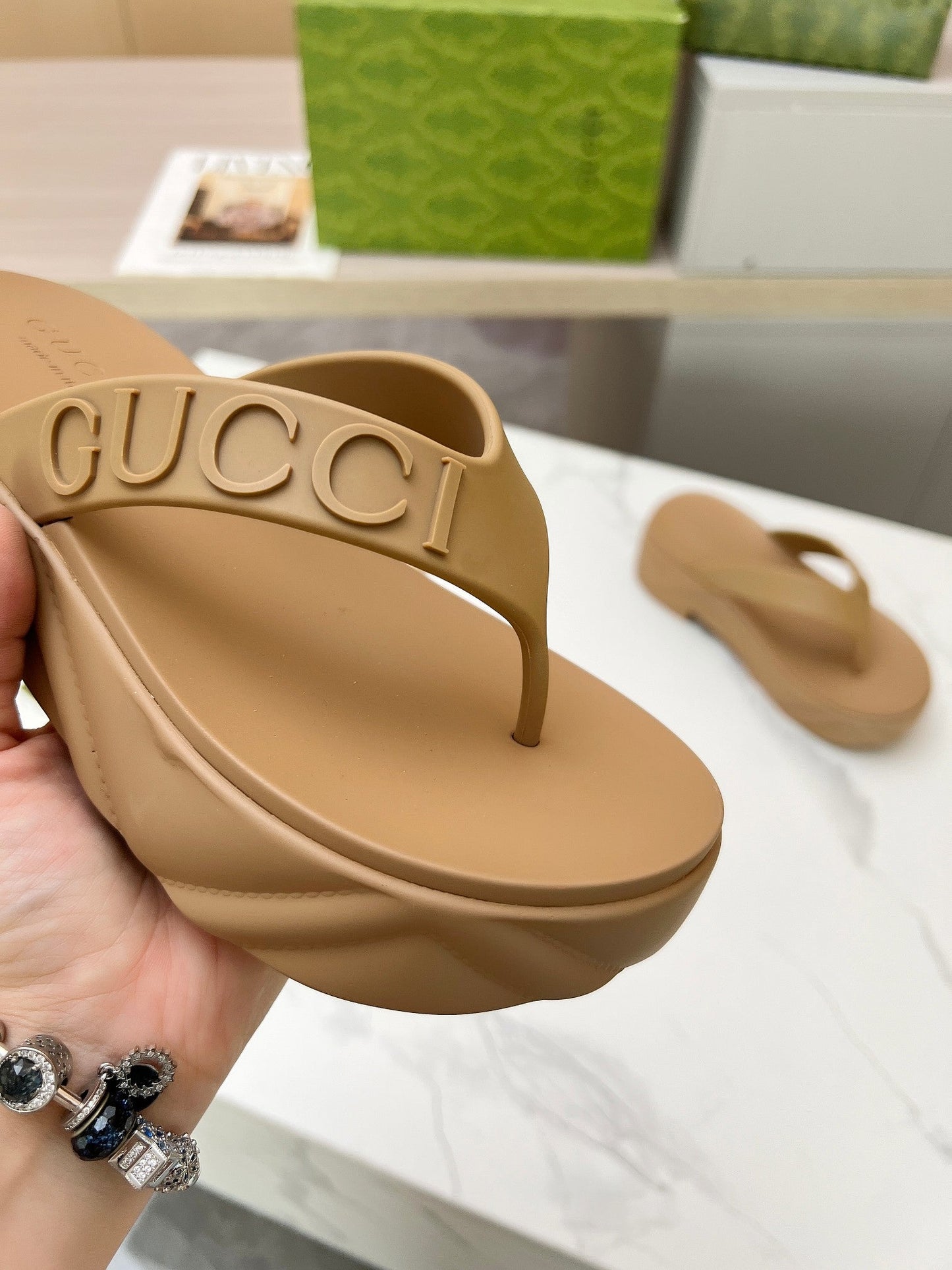 THONG PLATFORM IN CIDER BROWN IMPORTED TPU