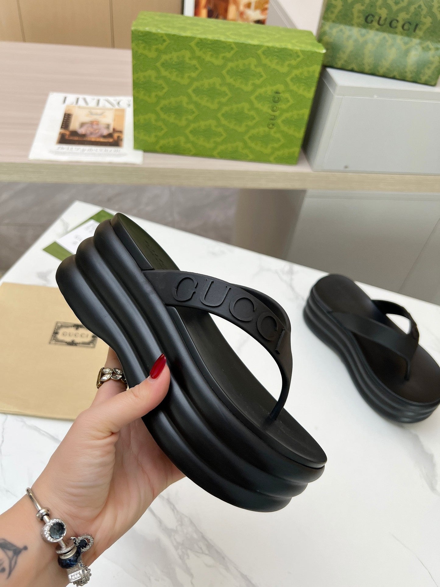 THONG PLATFORM 5 CM IN BLACK IMPORTED TPU