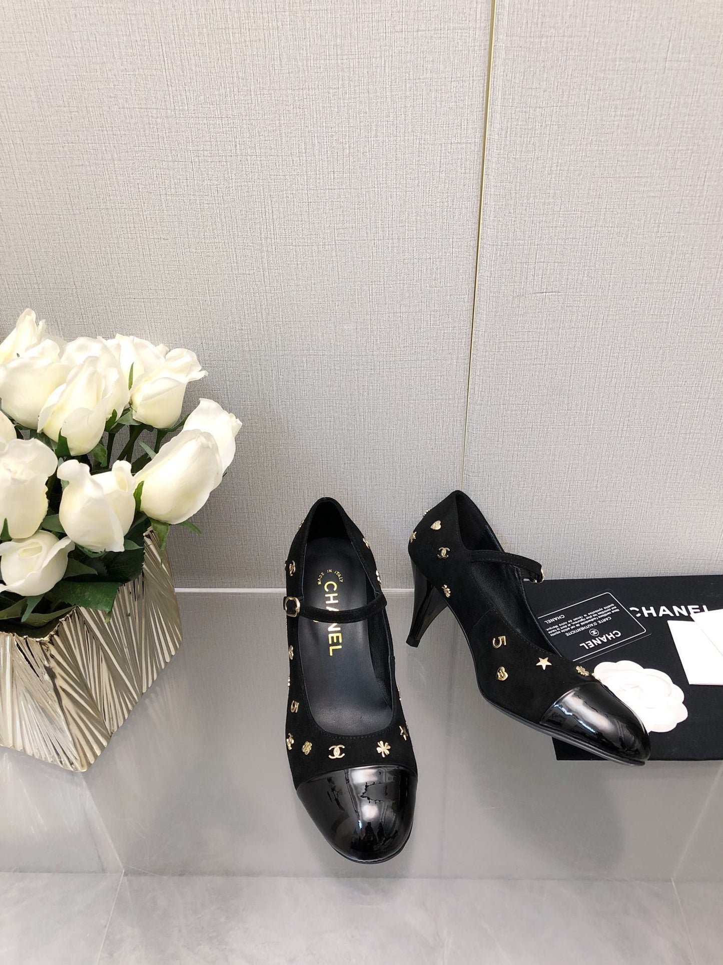 MARY JANE BLACK SUEDE AND LAMBSKIN ATTACH METAL
